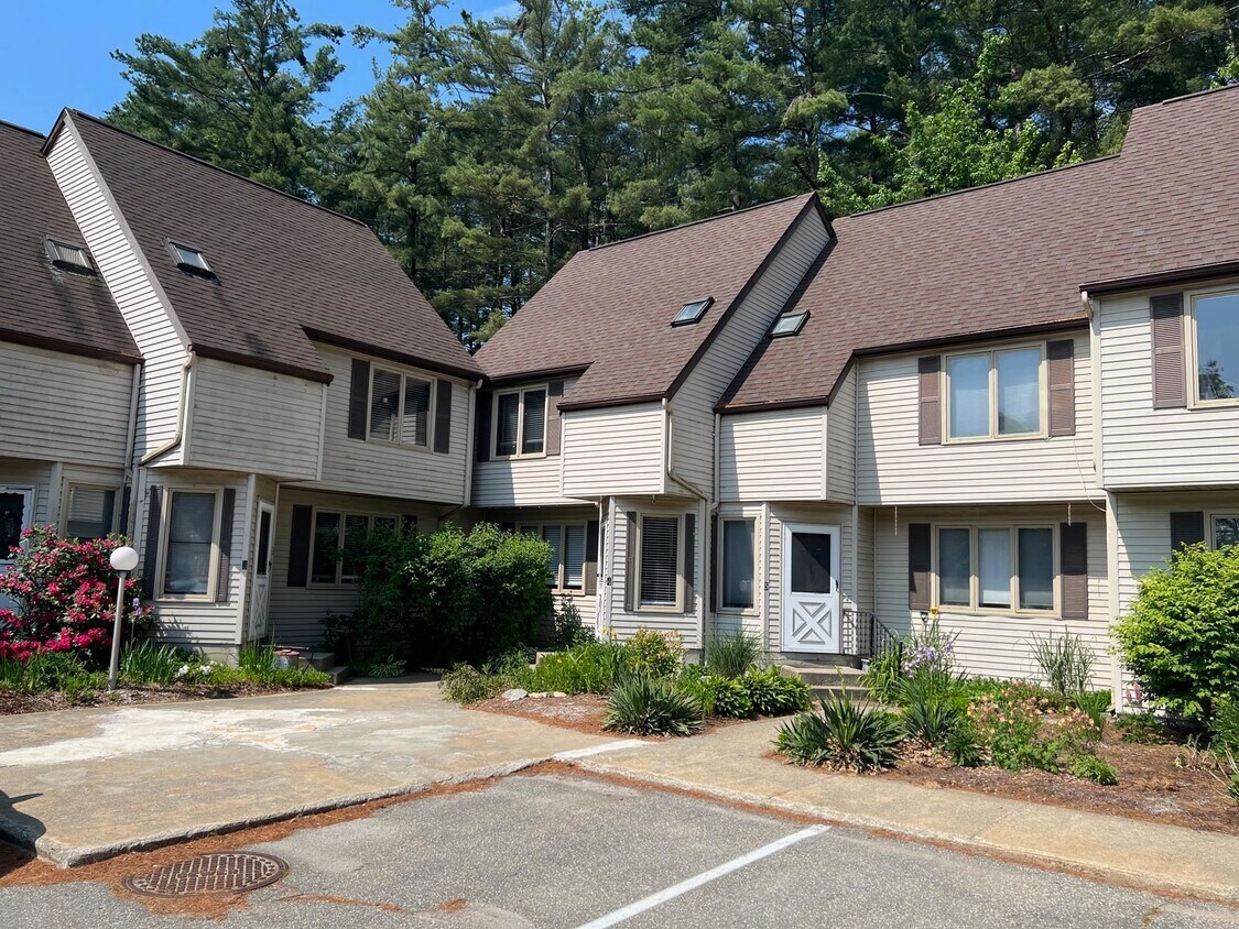 23 McElwain St, Merrimack, NH 03054 Townhome Rentals in Merrimack NH