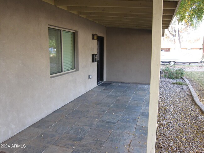 Building Photo - 3807 E Devonshire Ave