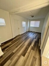 Building Photo - 1451 SW 46th Ave
