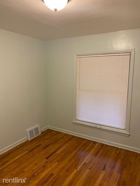 Foto del edificio - 3 br, 1.5 bath House - 15555 Ego Ave