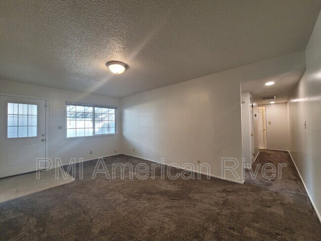 Foto del edificio - 10380 Buena Plaza Cir