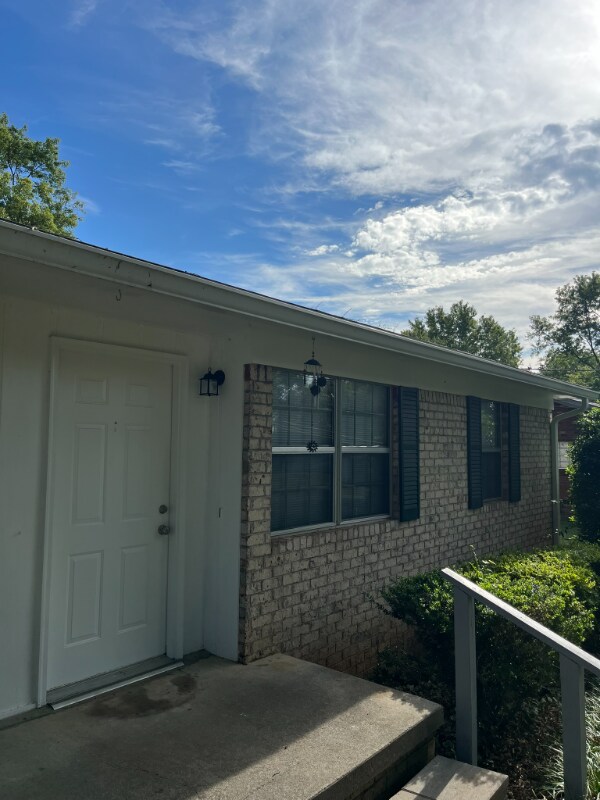 Building Photo - 1034 Hamilton Cir NW