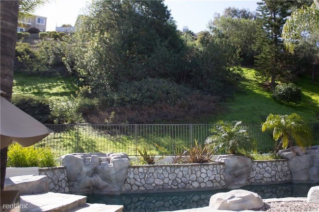 Foto del edificio - 5315 E Big Sky Ln