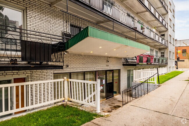 Building Photo - 7430 Rue Lajeunesse