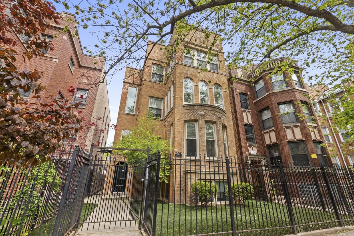 Foto principal - 7717 N Marshfield Ave