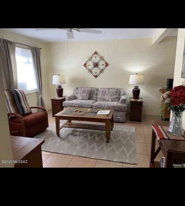 Living Room - 393 S Paseo Madera
