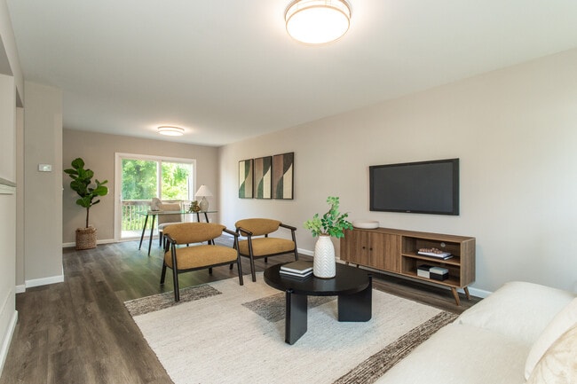 Building Photo - 818 William Howard Taft Rd