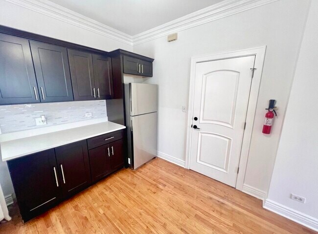 Foto del edificio - 6619 W Cermak Rd