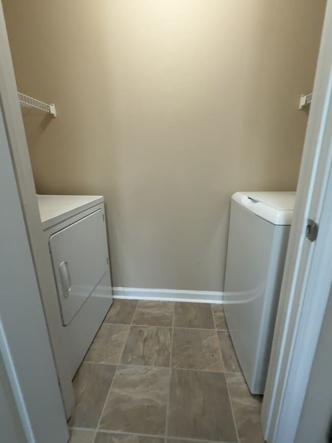 Building Photo - Needmore Place