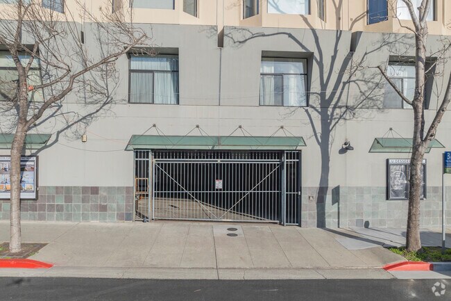 Garaje de Estacionamiento - Shattuck Lofts