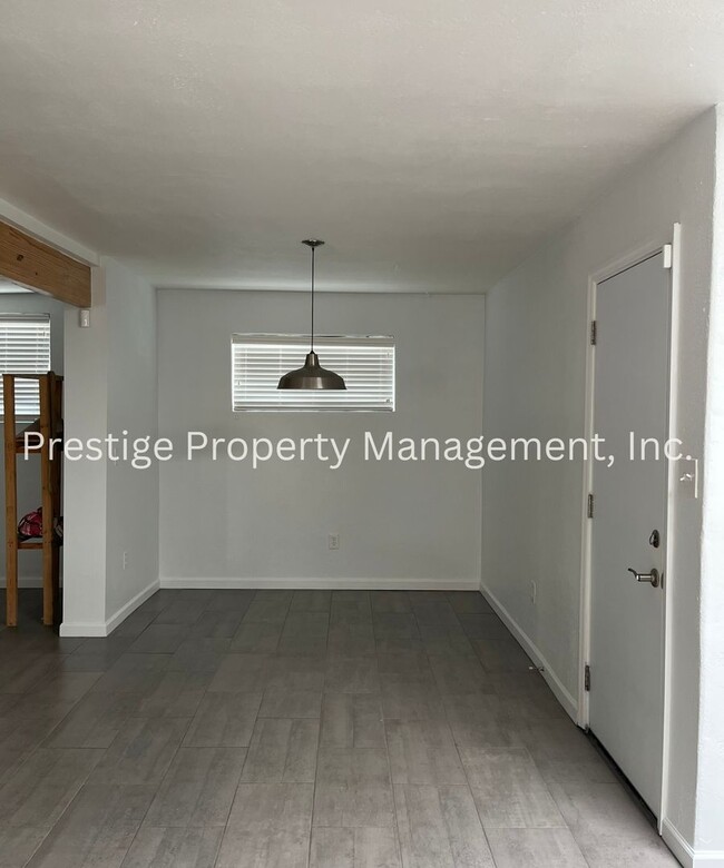 Foto del edificio - Welcome to This Lovely 3/2.5 East Side Home!!