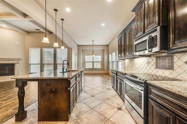 Building Photo - 110 Thoroughbred St