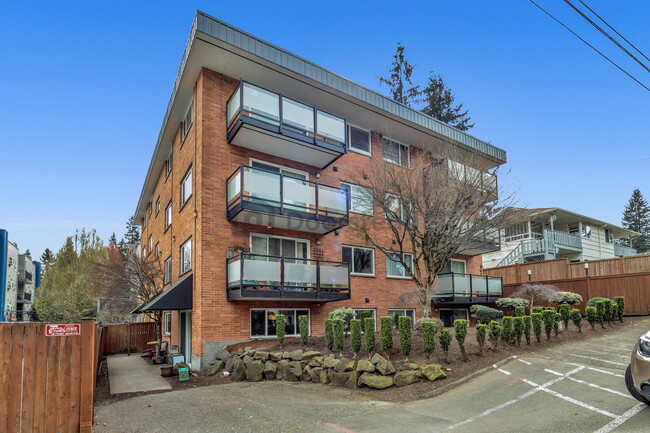 Foto del edificio - 845 NE 125th St