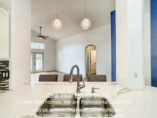 Foto del edificio - 3942 Lakeside Reserve Ln