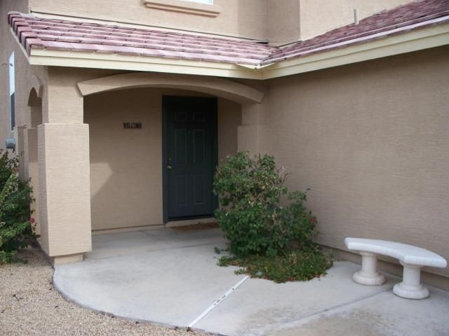 Building Photo - Great 4 Bedroom plus loft in Golf Community