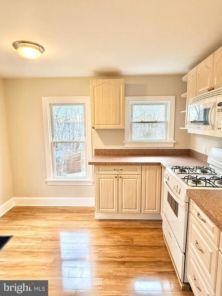 Building Photo - 666 Jefferson Ave