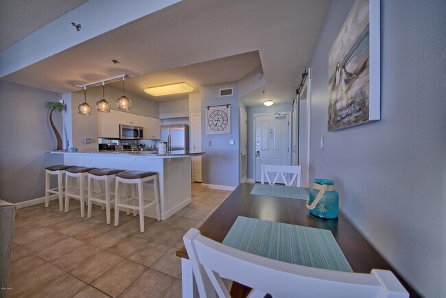 Building Photo - 9900 S Thomas Dr