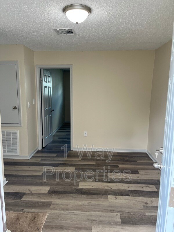 Photo - 1730 Esther St Apartment