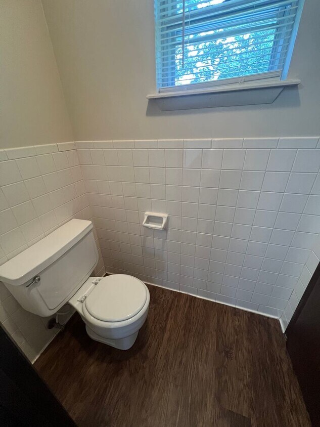 Primary Photo - 3 Bed 1.5 Bath, Has large extra room that ...