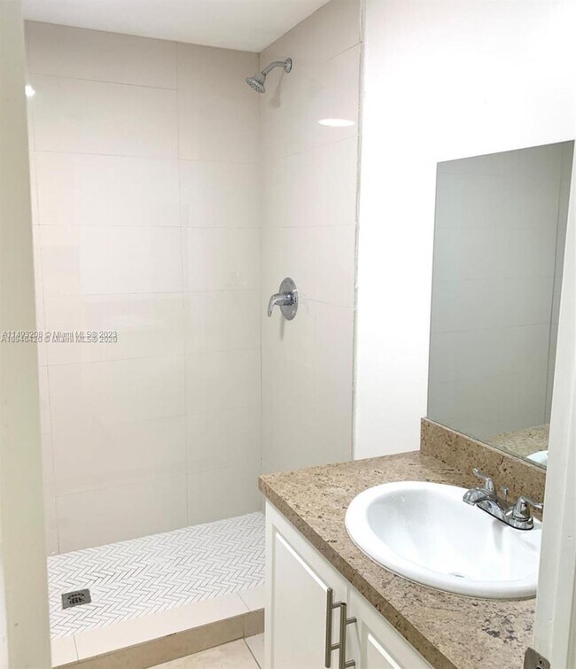 Foto del edificio - 3972 NW 170th St