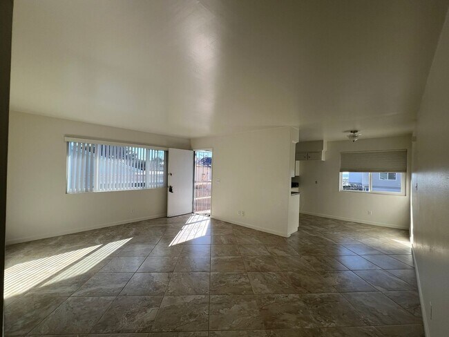 Foto del edificio - 2700 Hemlock Ave