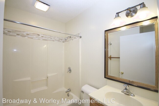 Building Photo - 105 Bearwood Dr