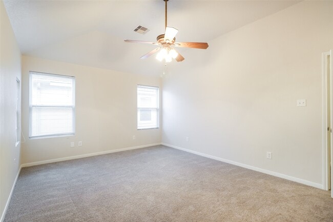 Building Photo - 16700 Foursquare Dr