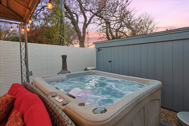 Foto del edificio - 610 W Northgate Dr