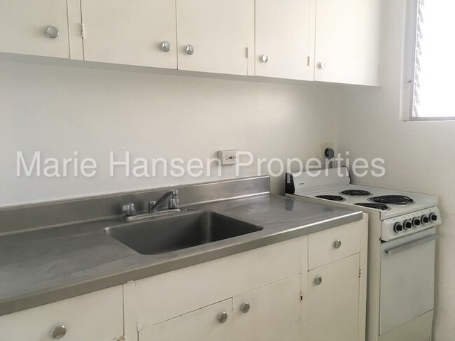 Building Photo - 2BR/1BA NEAR KAPIOLANI & UNIVERSITY