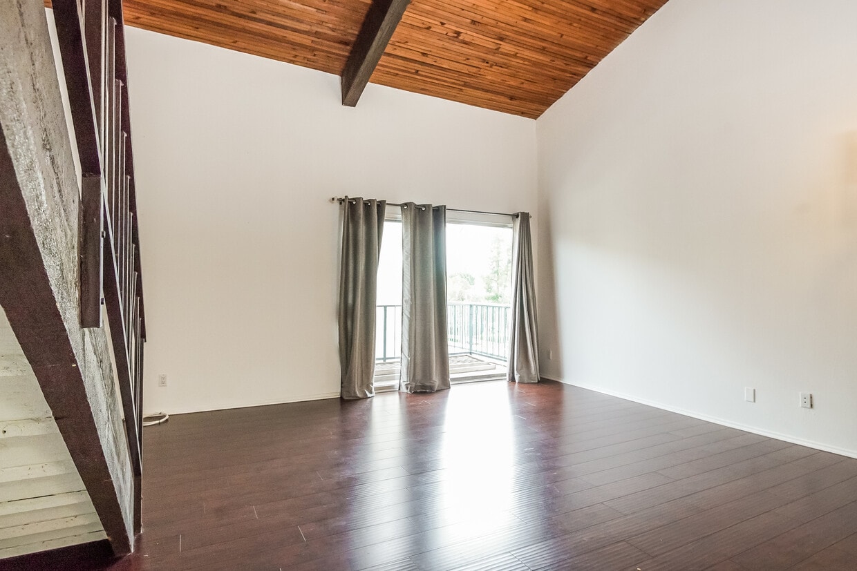 5460 White Oak Ave Unit G338, Encino, CA 91316 Condo for Rent in Encino, CA