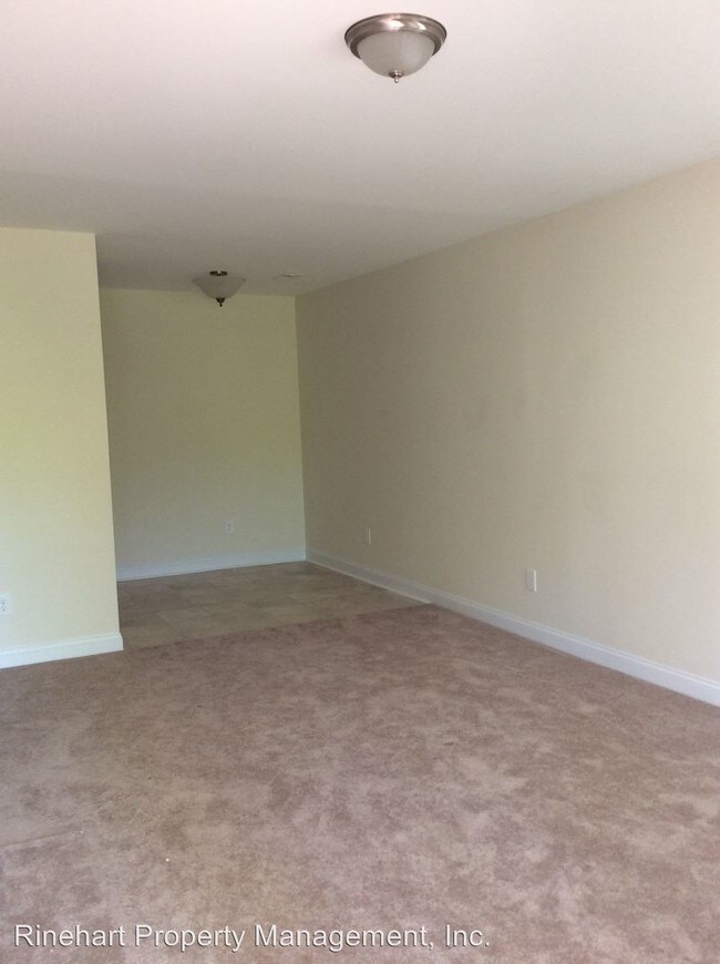 Building Photo - 1112 Chandler Dr