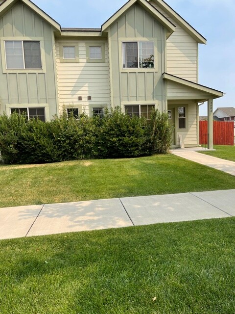Foto principal - 3803 Pipestone St