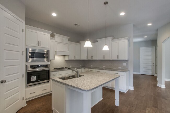 Foto del edificio - Fall back... into resort style living!