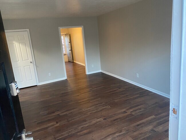 living room - 3718 Creekside Ct