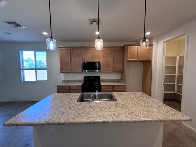 Building Photo - 6322 N 67th Ln
