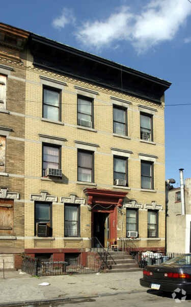 Primary Photo - 355 Chauncey Street