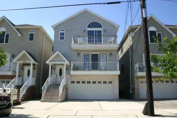 Primary Photo - 130 W 2nd St