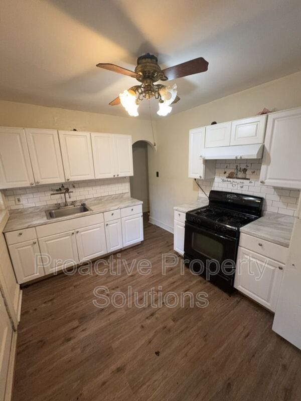 Building Photo - 532 Alder St