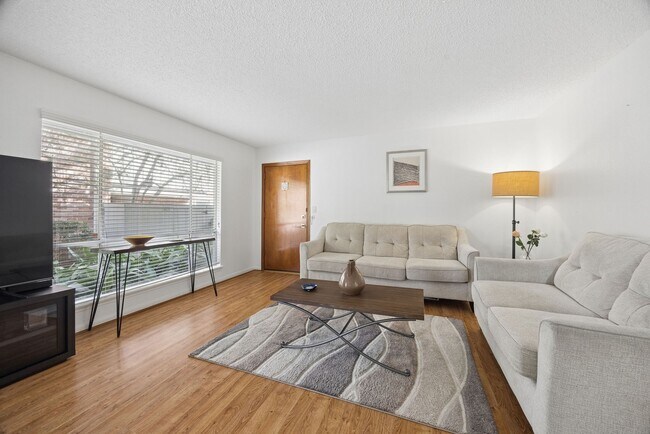 Foto del edificio - 6456 Bayou Glen Rd