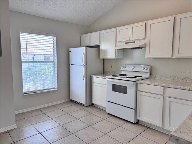 Foto del edificio - 3651 N Goldenrod Rd
