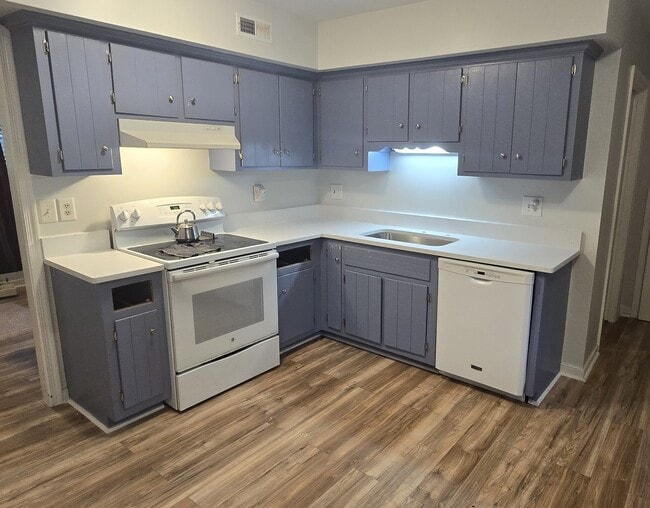 Building Photo - 12119 Manders Knoll Terrace