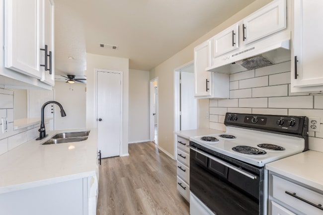 Building Photo - 5810 Redstone Dr