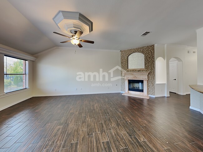 Building Photo - 2228 Coopers Hawk Ct