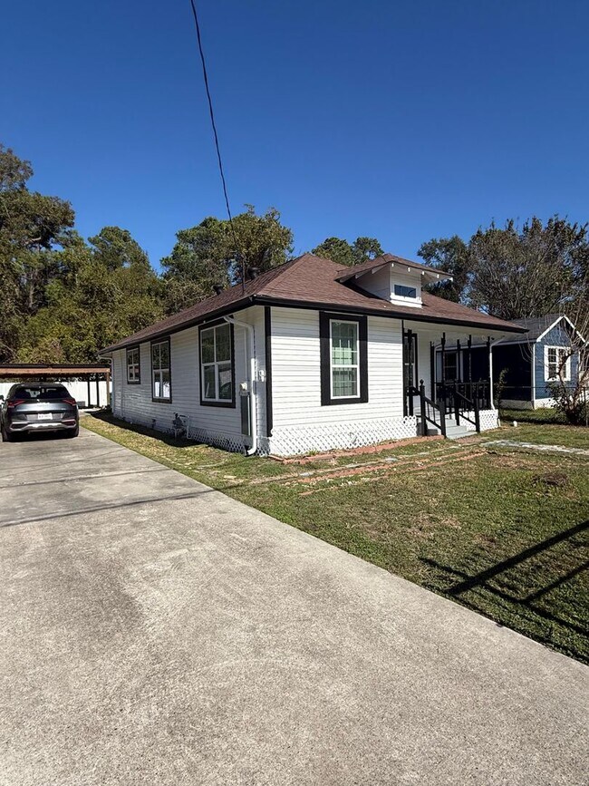 Foto del edificio - BEAUTIFUL HOME IN HOUSTON. MOVE IN READY!.