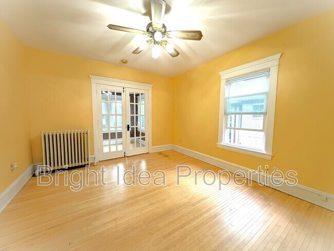 Foto del edificio - 2104 Emerson Ave S