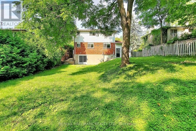 Building Photo - 63 Hillview Dr