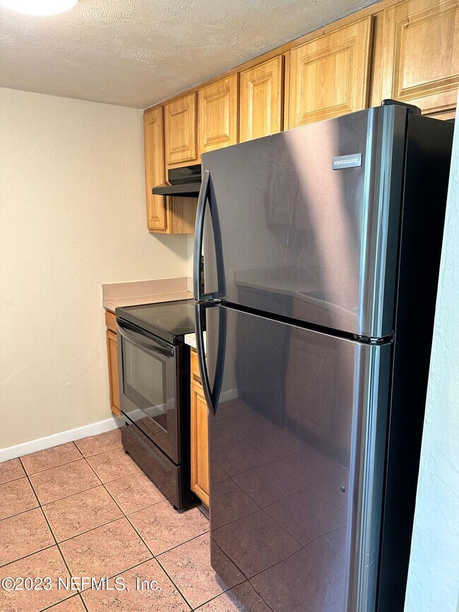 Building Photo - 56 Masters Dr