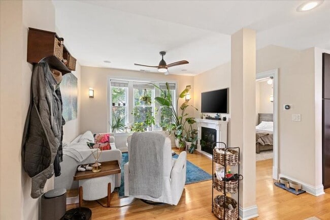 Building Photo - 2 bedroom in Chicago IL 60647