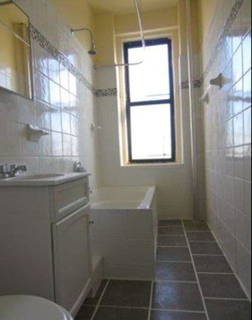 Building Photo - 1315 E 19th St