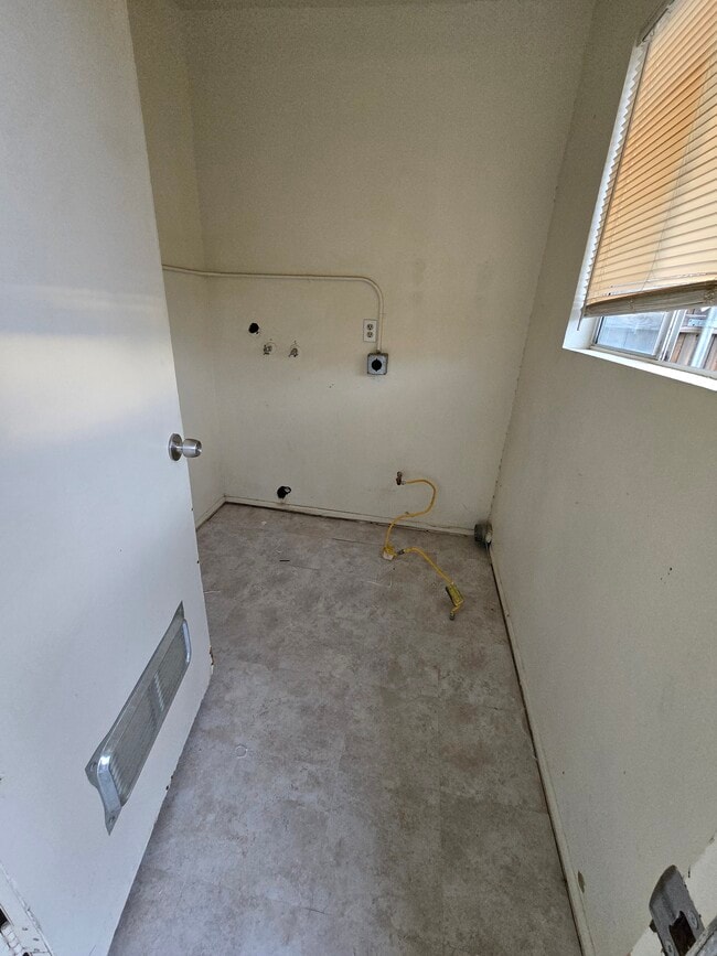 Building Photo - 56280 Buena Vista Dr